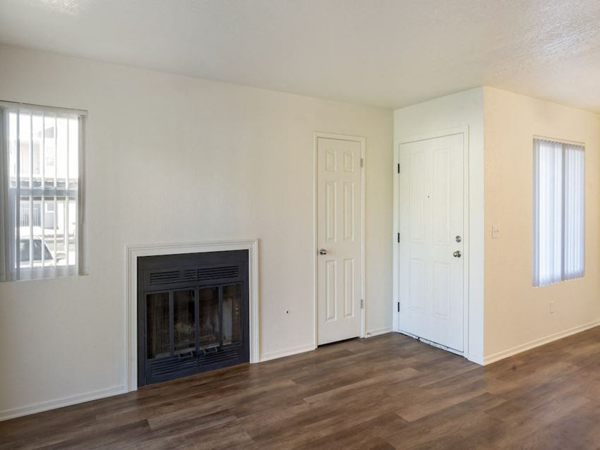 Edgewater Isle Apartments And Townhomes, 500 Northstar, Hanford, CA